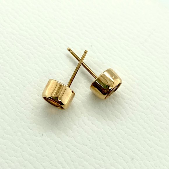 SOLD!! 14 kt Yellow Gold Deep Bezel Set 5mm Citrine Stone Stud Earrings - Picture 3 of 4